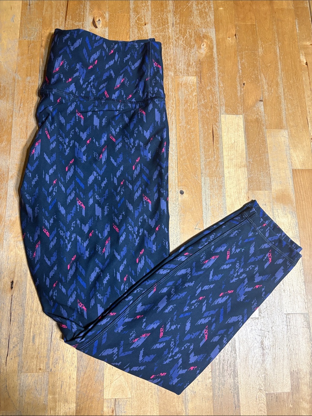 Hyba Navy Leggings with chevron print